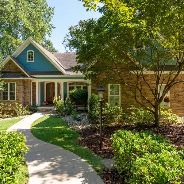 MODERN LAKEFRONT ESCAPE WITH SPA-INSPIRED COMFORT