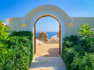 Water&amp;#8217;s Edge