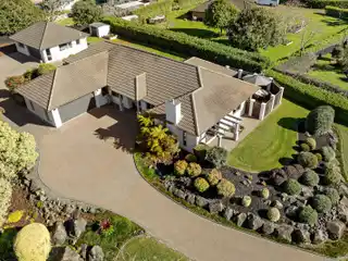 Immaculately Presented Brick and Tile Residence