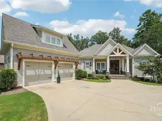 Gracious Home Blending Charm and Elegance