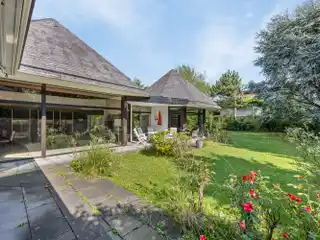 Exceptional Bungalow with Expansion Potential on a Dream Plot