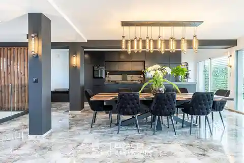 Minimalist Masterpiece with Lake Geneva Views