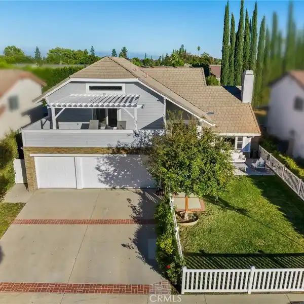 BEAUTIFULLY UPDATED TURNKEY HOME