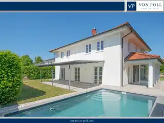 Mediterranean Dream Villa with Outdoor Pool, Fitness Pavilion and Double Garage