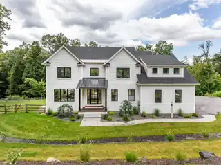 Exquisite New Construction in a Dream Setting