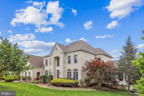 Nearly 10,000 Sq Ft of Versatile Luxury Living