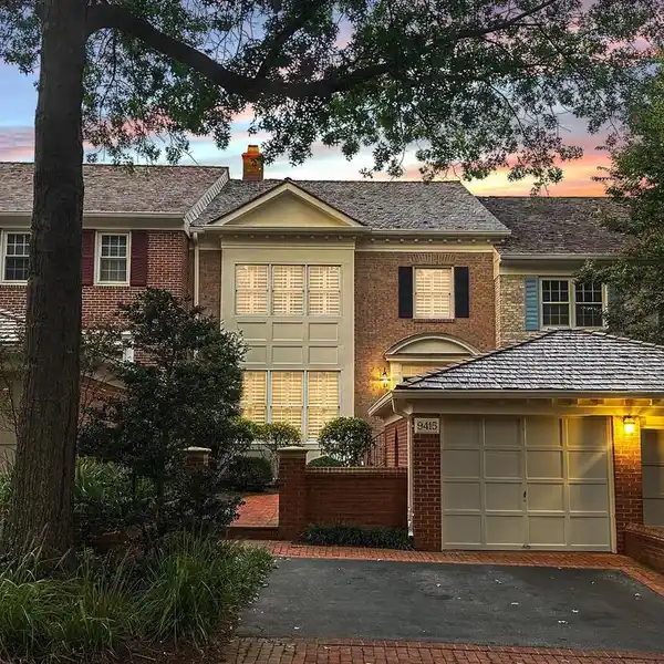 BEAUTIFULLY UPDATED TOWNHOME OVERLOOKING GOLF COURSE