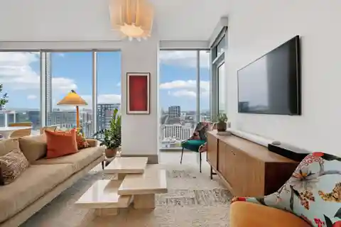 Sophisticated Living in the Residences at Broadwest