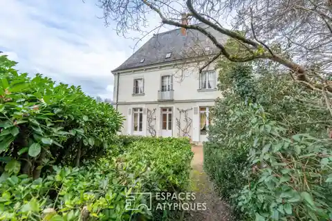 Rare Character Property at the Gates of Tours