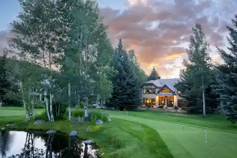 Beautiful Home in the Greens Neighborhood