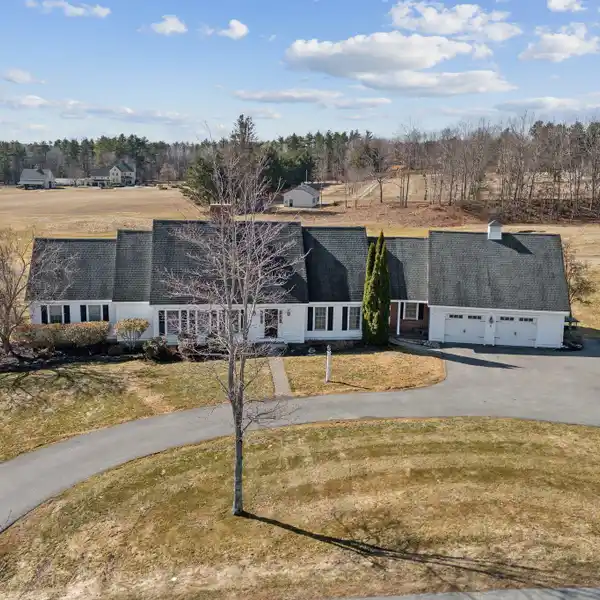 EXTRAORDINARY RESIDENCE WITHIN FALMOUTH COUNTRY CLUB