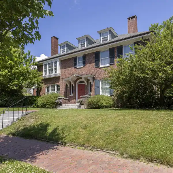 THE HISTORIC HARRISON J. HOLT RESIDENCE