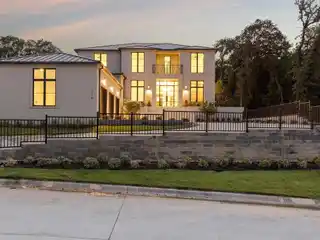 Exquisite Heritage Home in the Knolls in Westlake