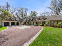 PRIVATE RETREAT ALONG THE PICTURESQUE CHARLES RIVER