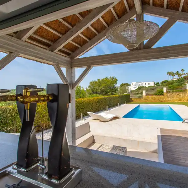 STUNNING DESIGNER VILLA