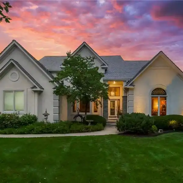 EXCEPTIONAL ESTATE ON A BEAUTIFUL LOT