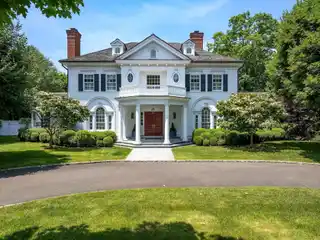 Gorgeous Colonial Home in a Sought-after Location