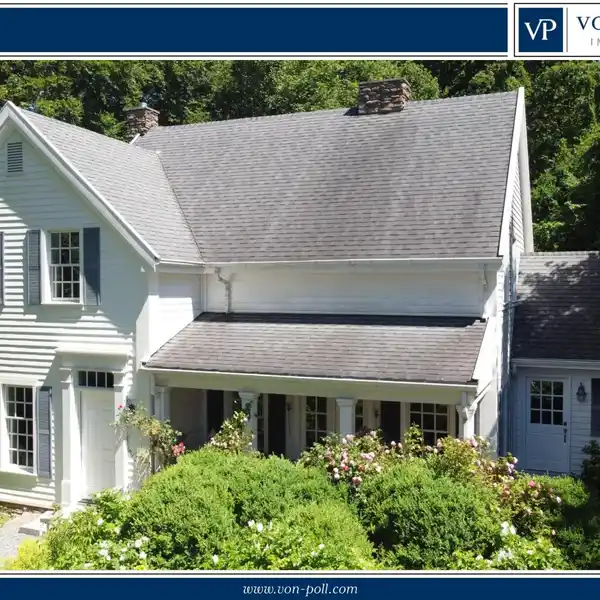 COUNTRY HOUSE IN TIMBER FRAME CONSTRUCTION IN US EAST COAST STYLE IN AN EXCELLENT LOCATION