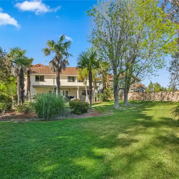 BEAUTIFUL HOME IN ANAHEIM HILLS ESTATES