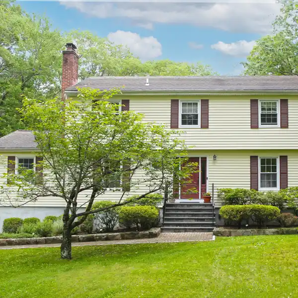 ELEGANT HOME ON OVER 2 ACRES