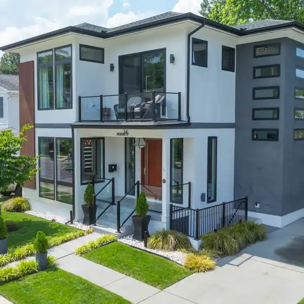 AWARD-WINNING CONTEMPORARY BEACH HOME