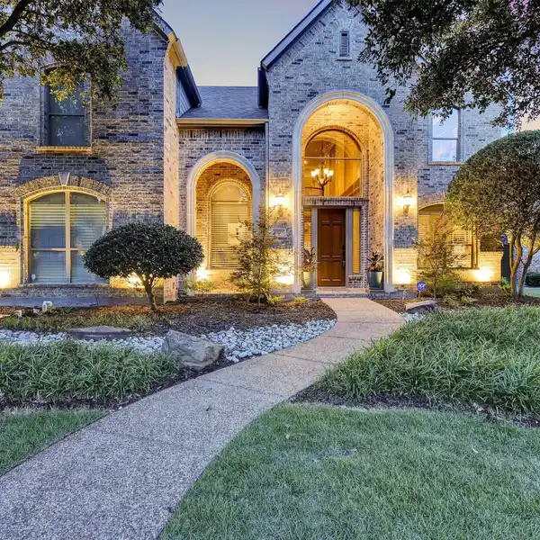 PREMIER PROPERTY IN THE TRAILS OF WEST FRISCO