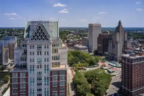 Unsurpassed Unit in Full-Service Building