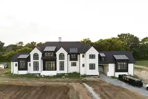 Luxury and Comfort on Five Serene Acres