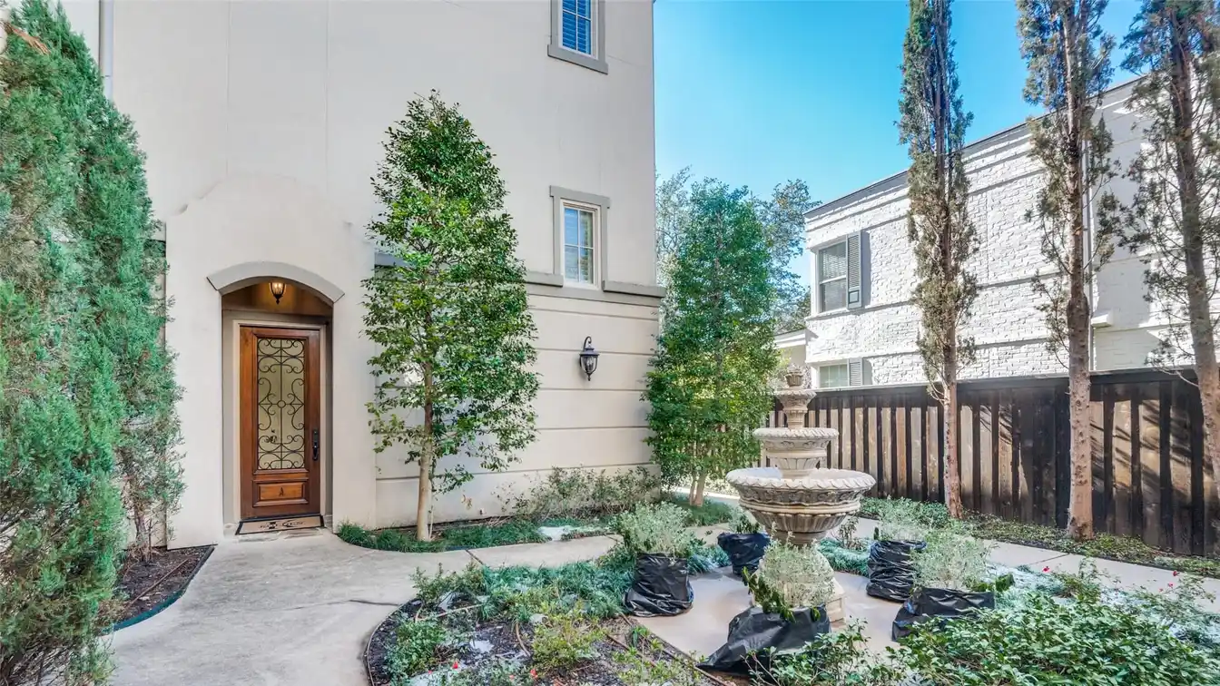 Exquisite French-style Townhome in Highland Park