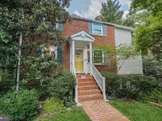 Private Oasis in Highly Sought-After Arlington Forest