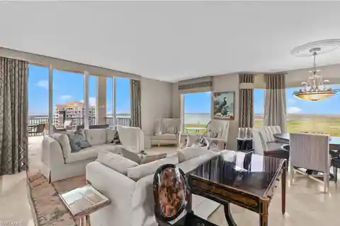 Luxurious Two-Story Penthouse with Sweeping Views
