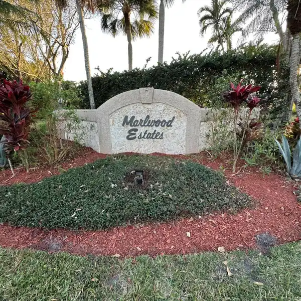 COMPLETELY RENOVATED SINGLE-STORY HOME IN MARLWOOD ESTATES