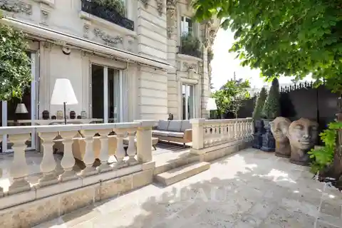 Renovated Apartment with Garden