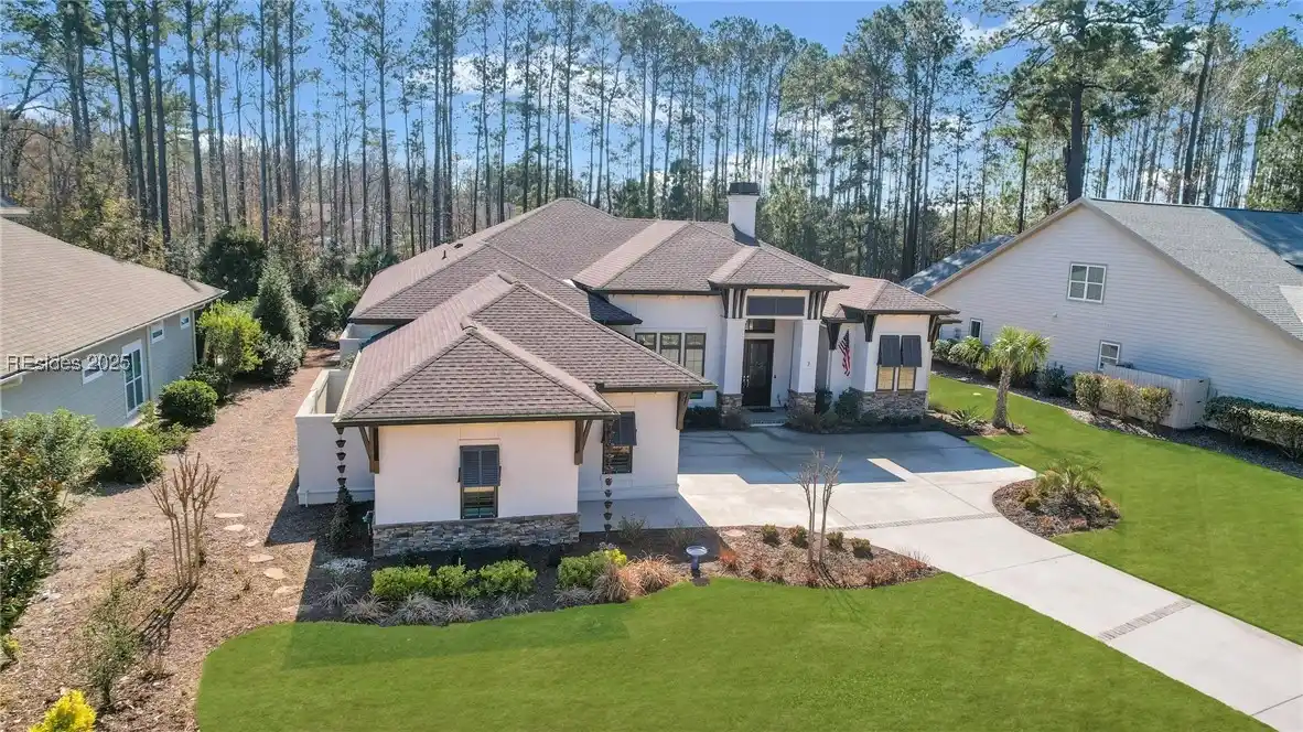 Extraordinary Custom Home in Hampton Lake