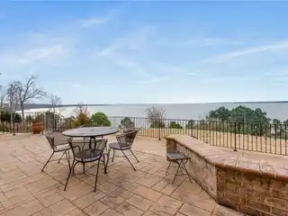 Beautiful Luxury Home on the James River