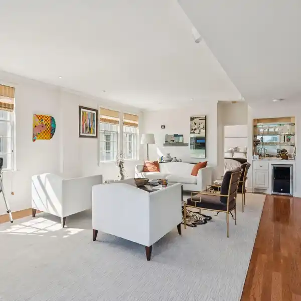 RARE DOUBLE RESIDENCE WITH ICONIC HARBOR VIEWS