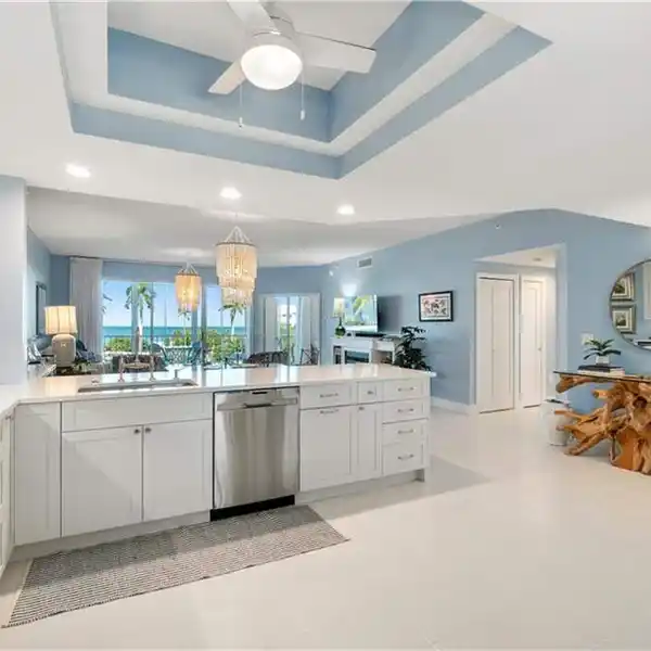 BEAUTIFULLY RENOVATED CONDO IN BAREFOOT BEACH CLUB
