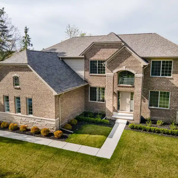 EXQUISITE NEW HOME