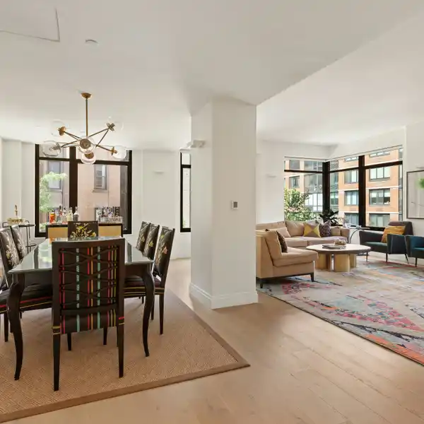 SPACIOUS COMBINATION RESIDENCE IN A SOPHISTICATED NEW DEVELOPMENT