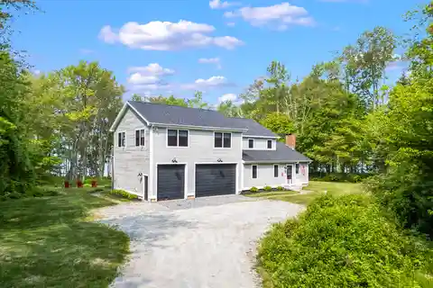 Waterfront Retreat Located on Picturesque Chebeague Island