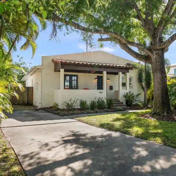 MODERN RENOVATION MEETS HISTORIC MEDITERRANEAN ELEGANCE