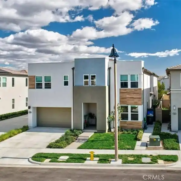 STUNNING HOME IN THE SOUGHT-AFTER BAKER RANCH COMMUNITY