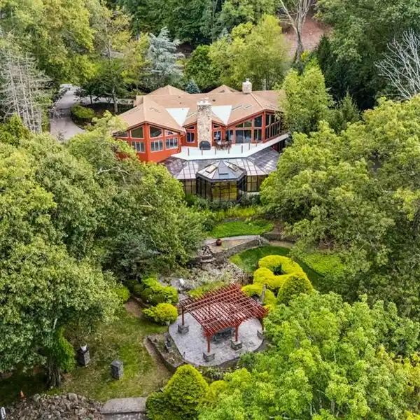 LOVELY LAKEFRONT SPLIT-LEVEL HOME