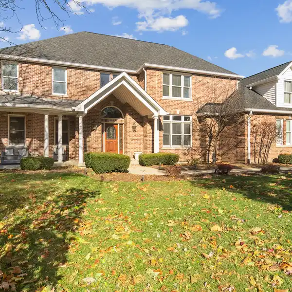 SMART CUSTOM HOME WITH WELCOMING SPACES