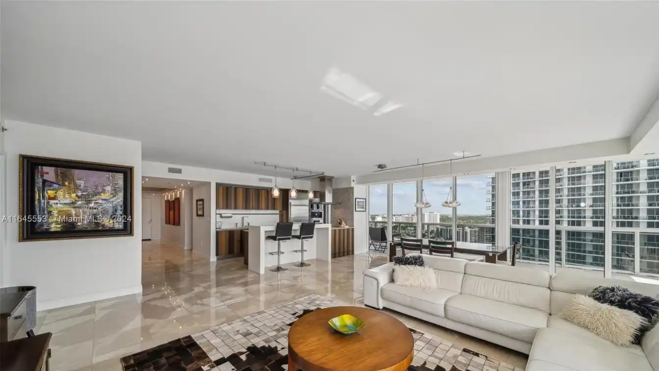 Gorgeous Corner Unit at Beach Club Complex