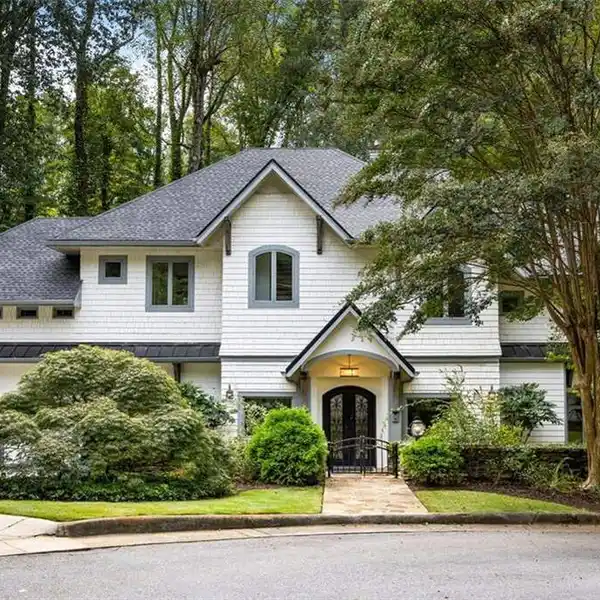 FABULOUS PINE HILLS RETREAT ON A QUIET CUL-DE-SAC