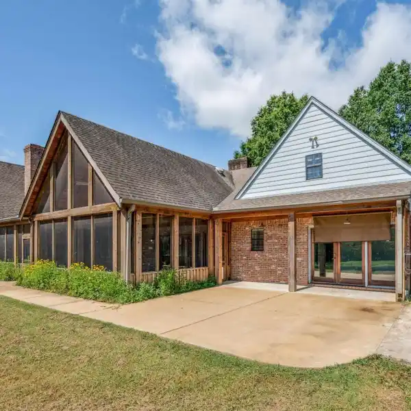 UNIQUE RANCH HOME IN A RETREAT SETTING