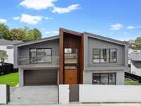 BRAND NEW HOME BLENDING LUXURY AND PRACTICALITY