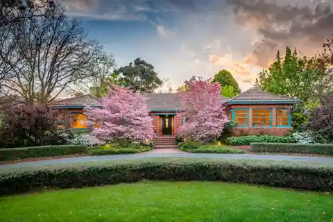 Charming Single-level Cottage