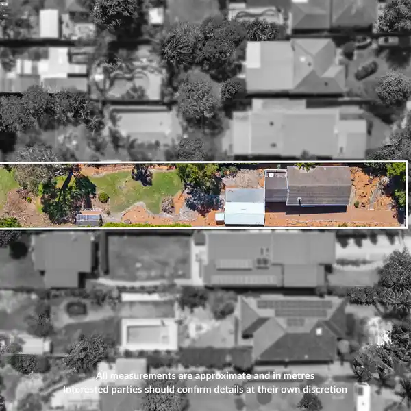 EXPANSIVE BLOCK WITH LIGHT-FILLED HOME AND STUDIO